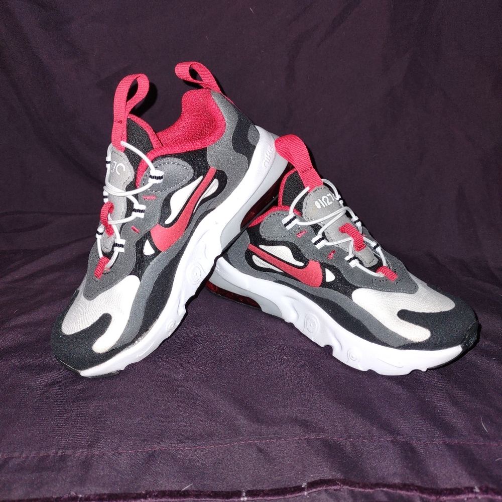 Nike Air Max 270 size 9c